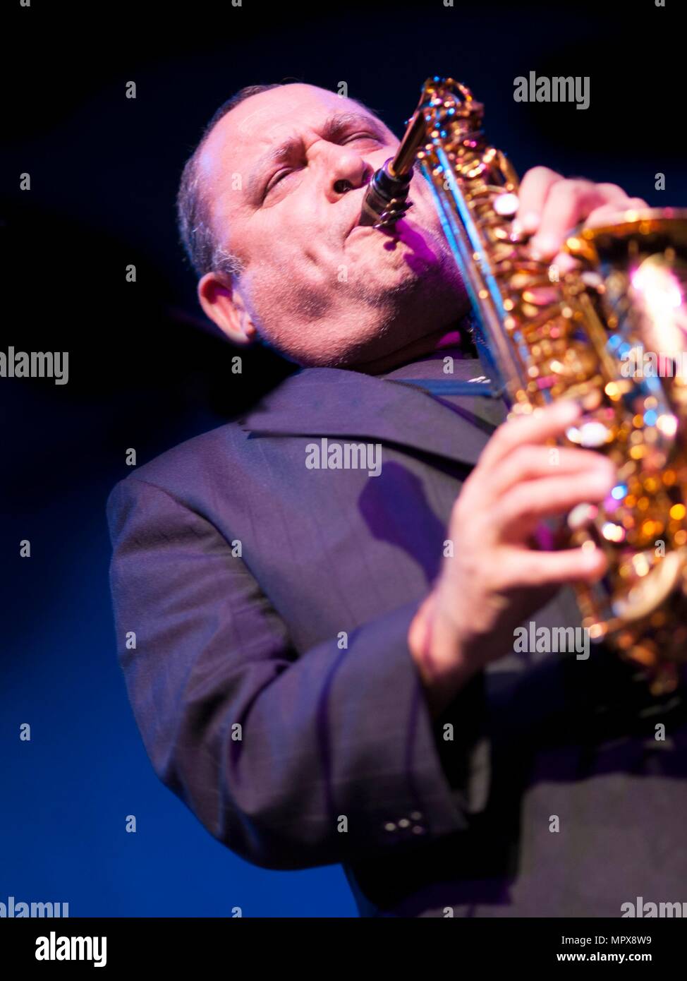 Gilad Atzmon, 2011. Artiste : Alan John Ainsworth. Banque D'Images