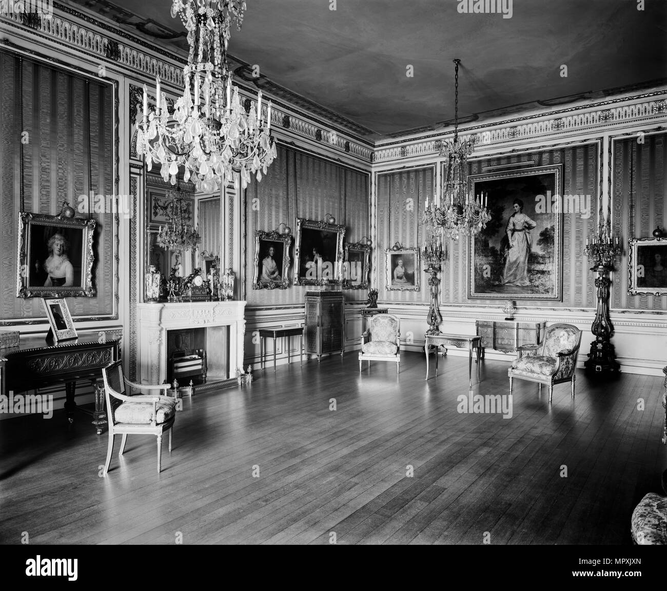 Le salon jaune, Bath House, Piccadilly, Londres, 1911. Artiste : Henry Bedford Lemere. Banque D'Images