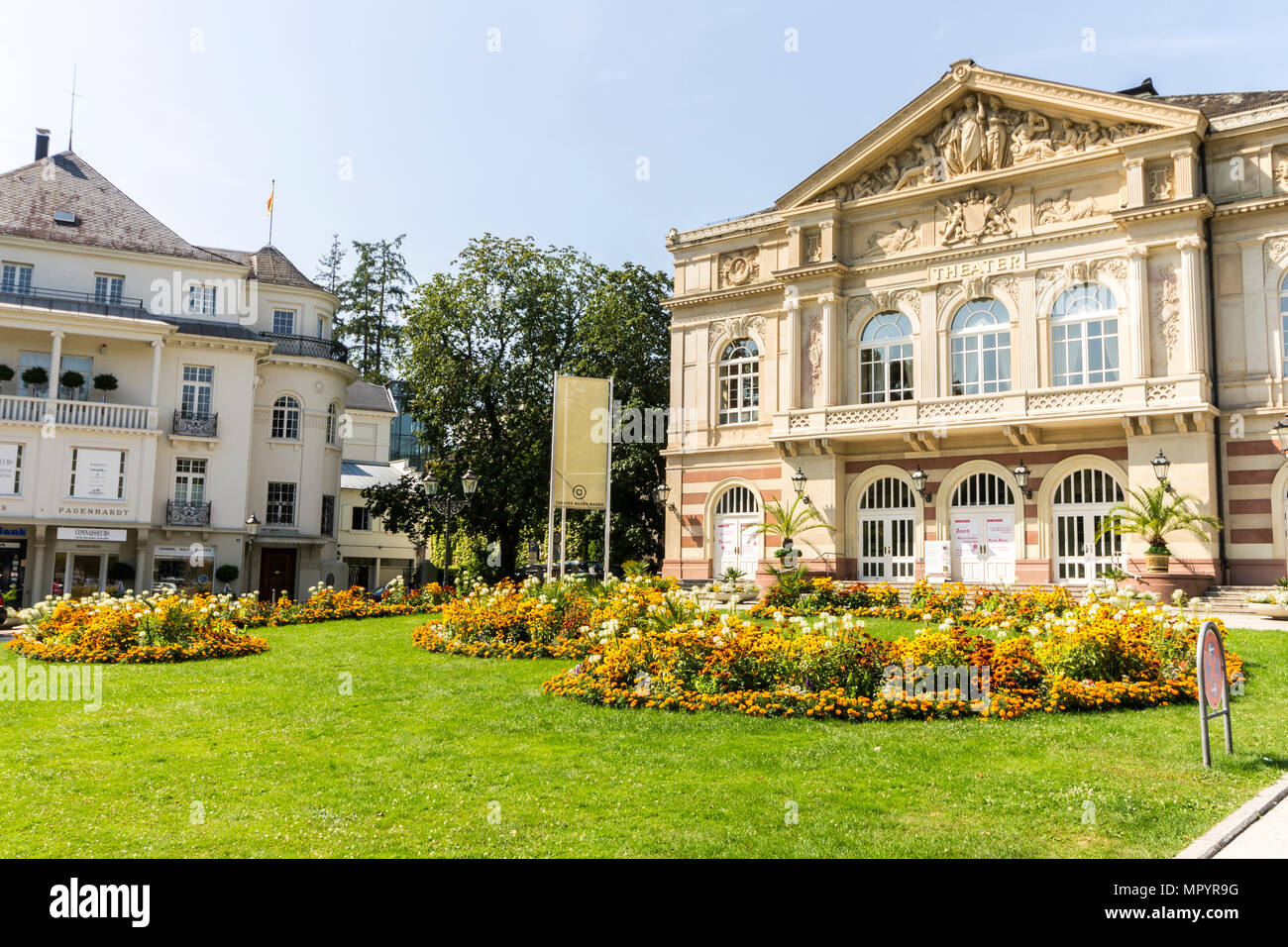 Baden-Baden, Allemagne. Le théâtre Baden-Baden, sur la place Goetheplatz, construit en 1862 Banque D'Images
