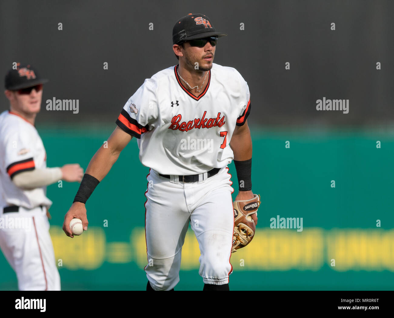 23 mai 2018 : Sam Houston St. joueur Andrew Fregia (7) au cours de la Conférence Southland 2018 championnats. Jeu 3 New Orleans vs Sam Houston à Constellation Field Sugar Land, Texas. N°8 New Orleans Privateers suspendu le no 1 Sam Houston State 4-3 en 10 manches, quelque chose de la s'est pas produit depuis 2015 Banque D'Images