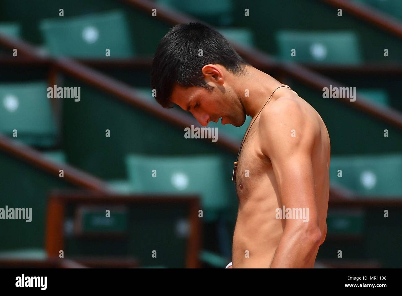 Paris, Frankreich. 24 mai, 2018. Paris, France 21 mai - 10 juin 2018 : Open de France - 2018 Novak Djokovic (SRB), action/seule image/| utilisée dans le monde entier : dpa Crédit/Alamy Live News Banque D'Images