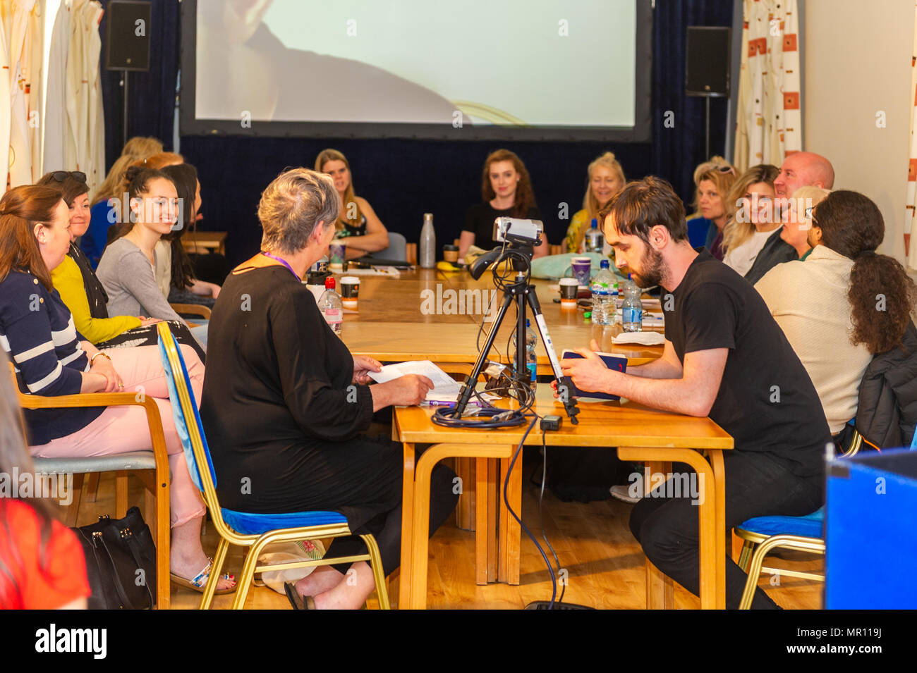 Schull, Irlande. 25 mai, 2018. Directeur de casting de renommée mondiale, Maureen Hughes, est représenté en donnant un jour 2 masterclass autotaraudeuse dans le cadre de la Fastnet Film Festival, qui s'exécute en Schull jusqu'à dimanche. Credit : Andy Gibson/Alamy Live News. Banque D'Images