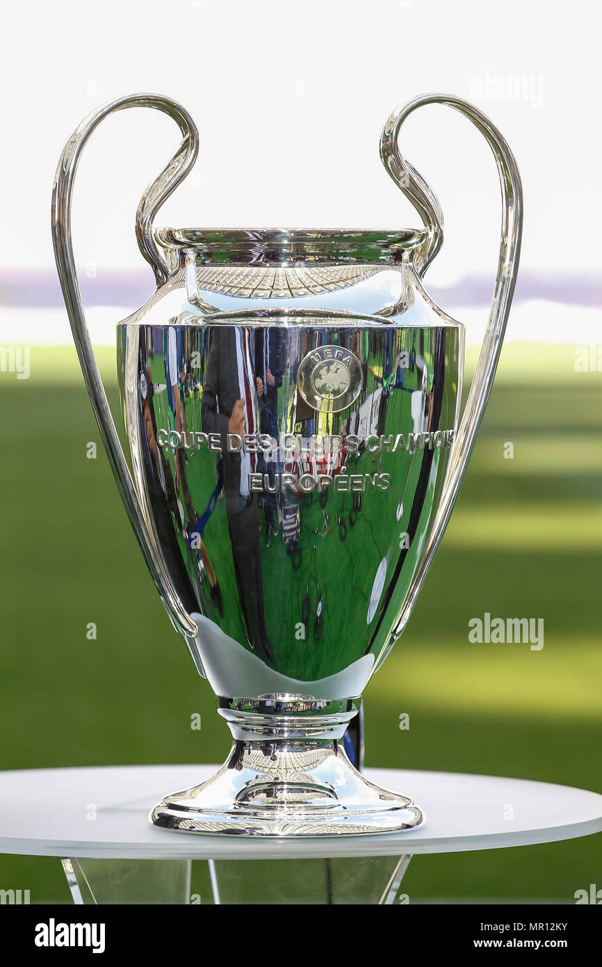 Trophée De La Ligue Des Champions Banque d'image et photos - Alamy