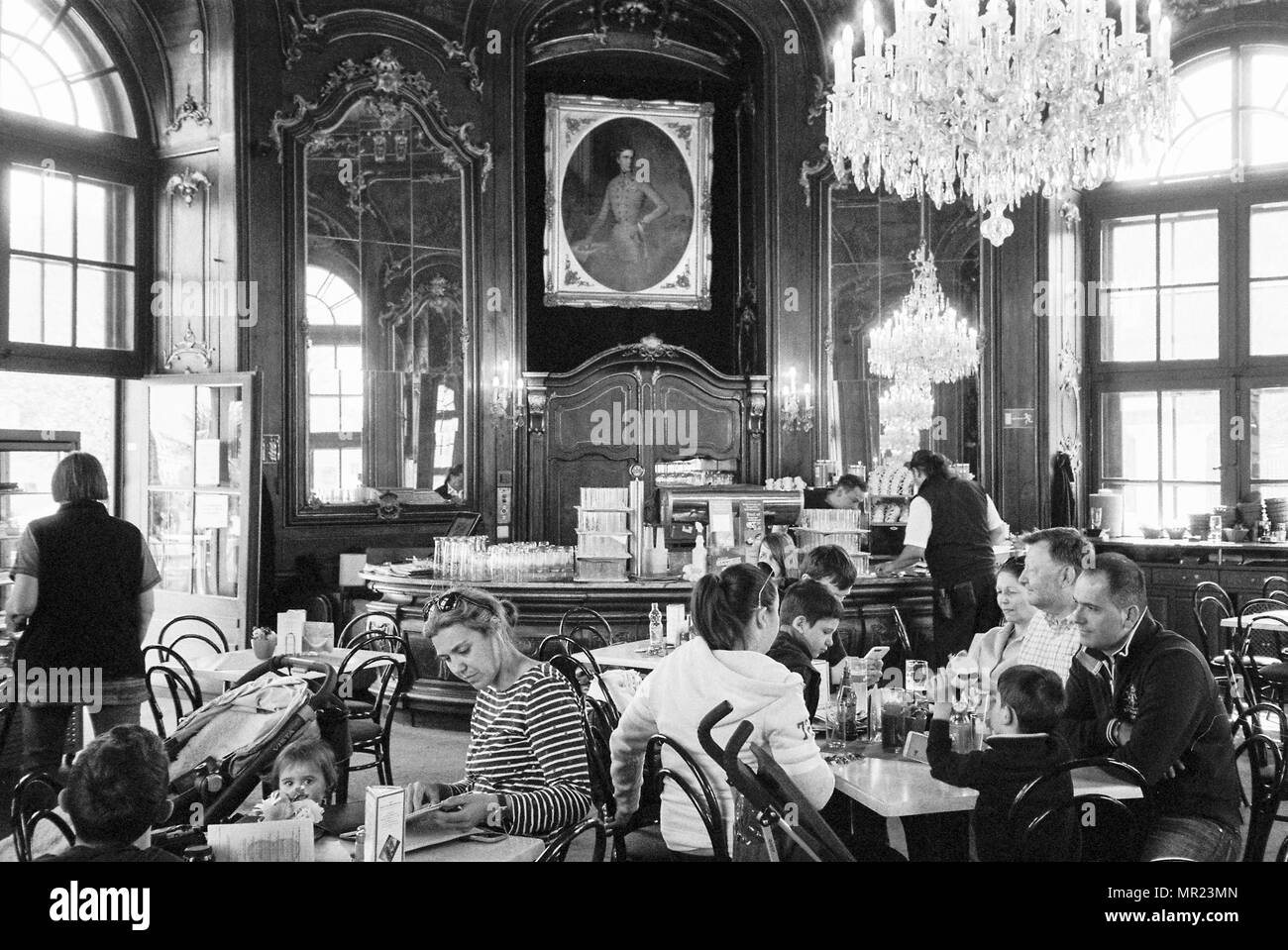 Le petit-déjeuner au pavillon impérial au Zoo de Schönbrunn, Maxingstraße, Vienne, Autriche, Europe. Banque D'Images