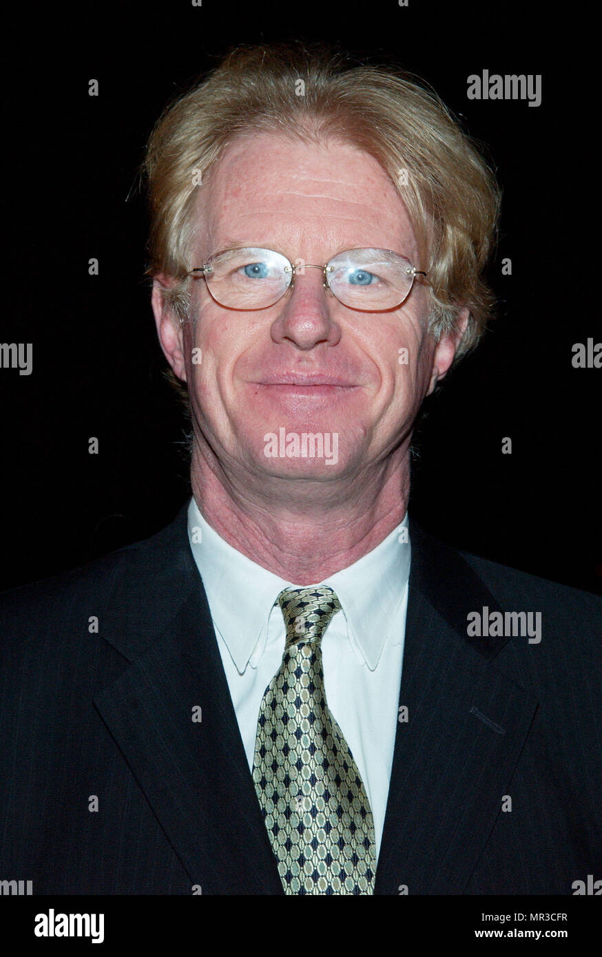 Ed Begley jr. En arrivant à la 60e anniversaire de Bill Wyman et lancement du livre ' roulant avec les Rolling Stones" au Bar Marmont à Los Angeles. 24 octobre, 2002. BegleyEdJr12 Red Carpet Event, Vertical, USA, Cinéma, Célébrités, photographie, Bestof, Arts, Culture et divertissement, Célébrités Topix fashion / Vertical, Best of, événement dans la vie d'Hollywood, Californie - Tapis rouge et en backstage, USA, Cinéma, Célébrités, cinéma, télévision, Célébrités célébrités musique, photographie, Arts et culture, Bestof, divertissement, Topix headshot, vertical, une personne,, de la Banque D'Images