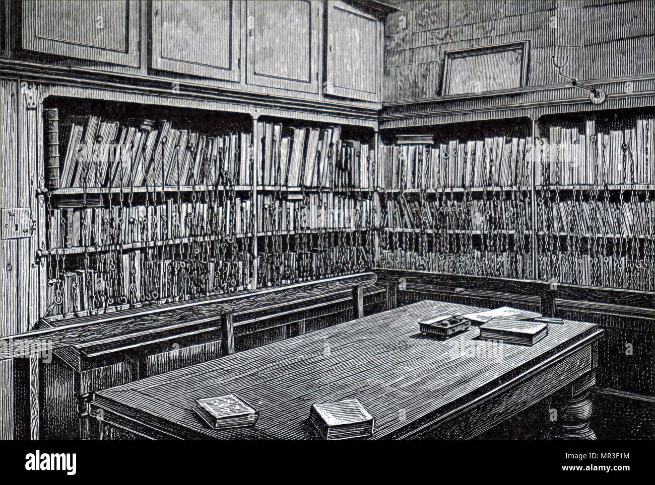 Illustration représentant la série bibliothèque de l'église All Saints, Hereford, fondée en 1715. Une série library est une bibliothèque où les livres sont attachés à leur bibliothèque par une chaîne, qui est suffisamment long pour permettre les livres à prendre des tablettes et à lire, mais pas supprimé de la bibliothèque elle-même. En date du 19e siècle Banque D'Images