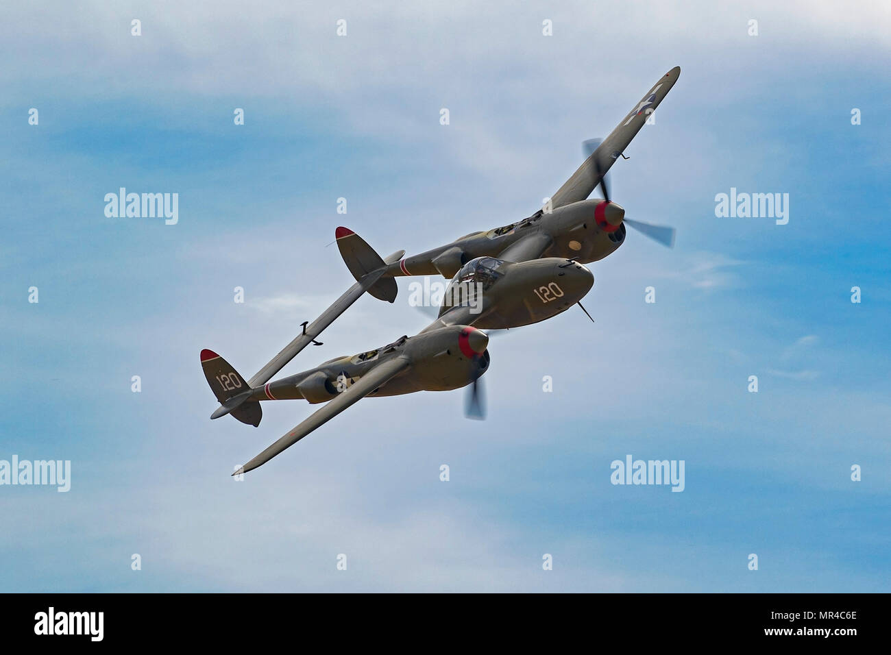 Avion vintage WWII P-38 Lightning fighter Banque D'Images