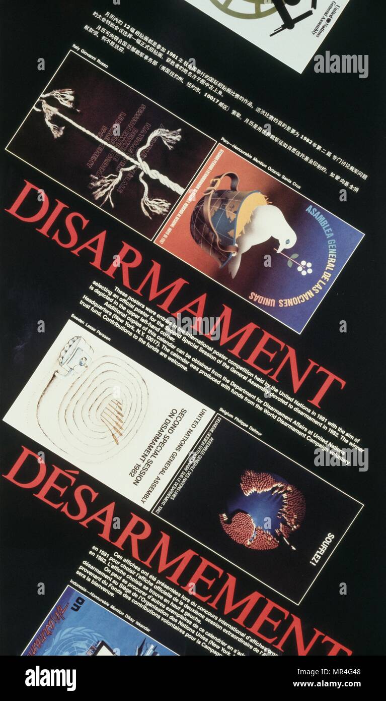 Montage d'affiches de la campagne de désarmement des Nations Unies de 1981 au cours de la guerre froide Banque D'Images