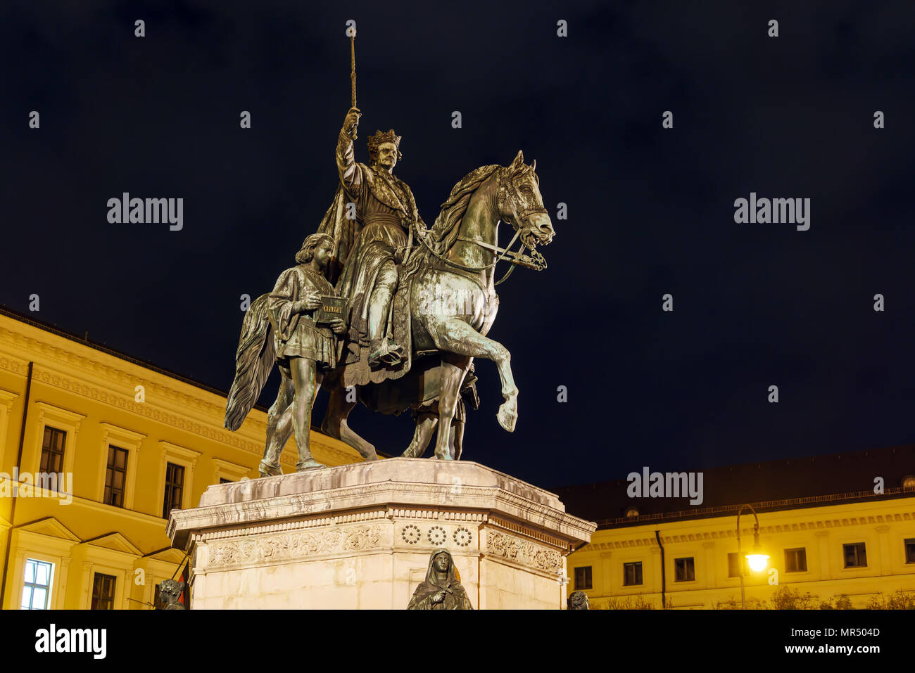 Statue équestre de Louis ier de Bavière (1862) la nuit, Munich, Allemagne Banque D'Images