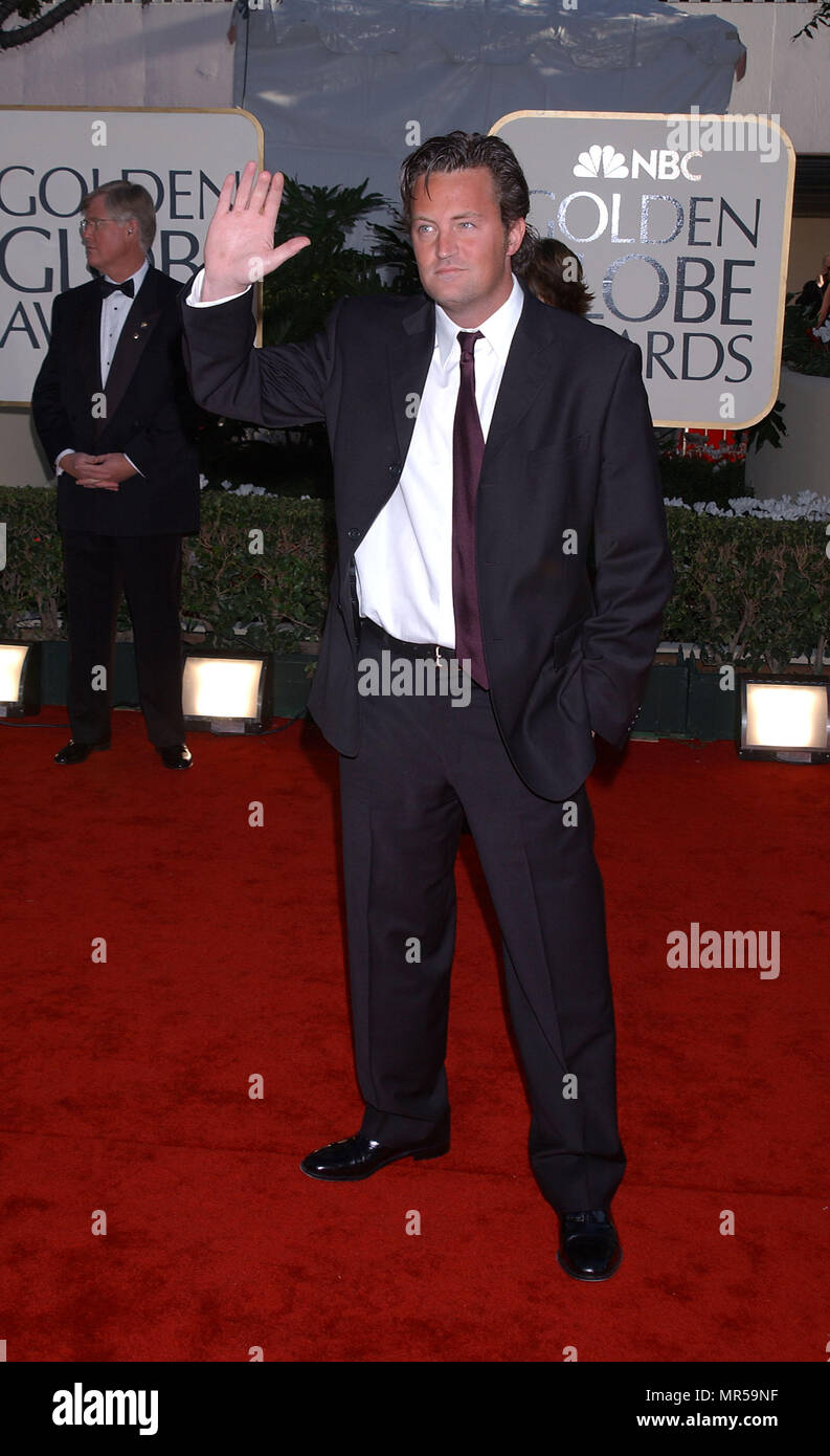 Matthew Perry des 'Amis', arrive à la 59e assemblée annuelle Golden Globe Awards au Beverly Hilton Hotel à Beverly Hills, Californie, dimanche 20 janvier 2002. Show est nommé pour la meilleure comédie ou comédie musicale. PerryMatthew07.JPGPerryMatthew07 Red Carpet Event, Vertical, USA, Cinéma, Célébrités, photographie, Bestof, Arts, Culture et divertissement, Célébrités Topix fashion / Vertical, Best of, événement dans la vie d'Hollywood, Californie - Tapis rouge et en backstage, USA, Cinéma, Célébrités, cinéma, télévision, Célébrités célébrités musique, photographie, Arts et culture, Bestof Entertainmen Banque D'Images