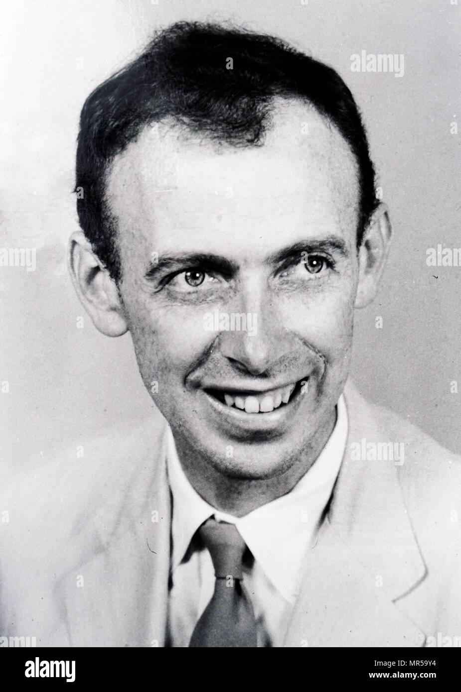 Photographie de James Watson (1928-) un biologiste moléculaire américain, zoologiste et généticien connu comme l'un des co-découvreurs de la structure de l'ADN en 1953 par Francis Crick et Rosalind Franklin. En date du 20e siècle Banque D'Images