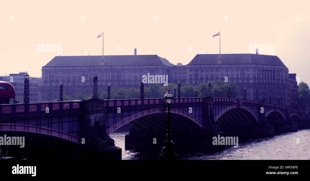 Siège du MI5 à Thames House, sur Millbank à Londres. Le Service de sécurité, également MI5 (Renseignement militaire, Section 5), est l'intérieur du Royaume-Uni de contre-renseignement et de la sécurité publique et fait partie de son système de renseignement Banque D'Images