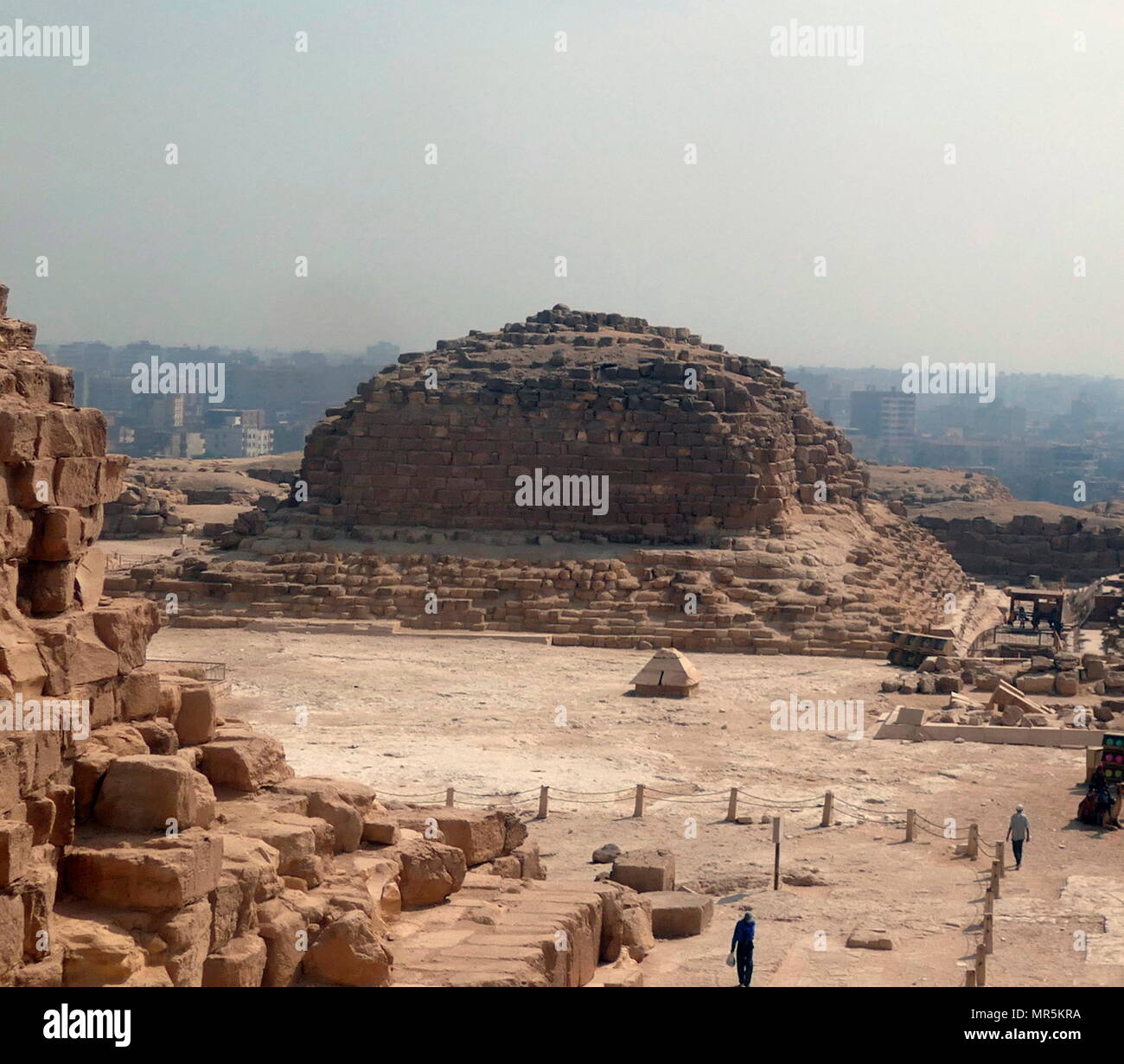 G1b - Meritit, une des trois pyramides de la reine, à l'est de la grande pyramide de Chéops, dans la nécropole de Gizeh. Il n'est pas clair que la reine a été enterré là. Il a dû être Meritit, qui était probablement l'un des plus anciens de Khufu épouses Banque D'Images