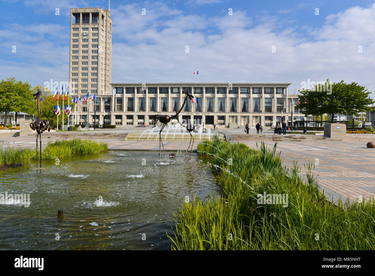 Le Havre (Normandie, nord ouest de la France) : l'hôtel de ville et sa place, construite par les architectes Auguste Perret et Jacques Tournant *** *** légende locale Banque D'Images