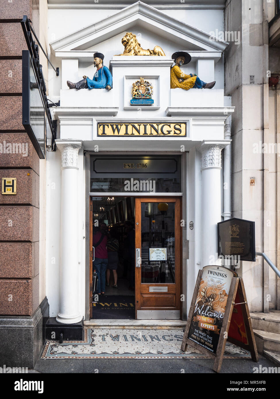 Magasin de thé Twinings thé historique au 216 The Strand Londres - Le plus ancien magasin de thé à Londres, à plus de 300 ans Banque D'Images