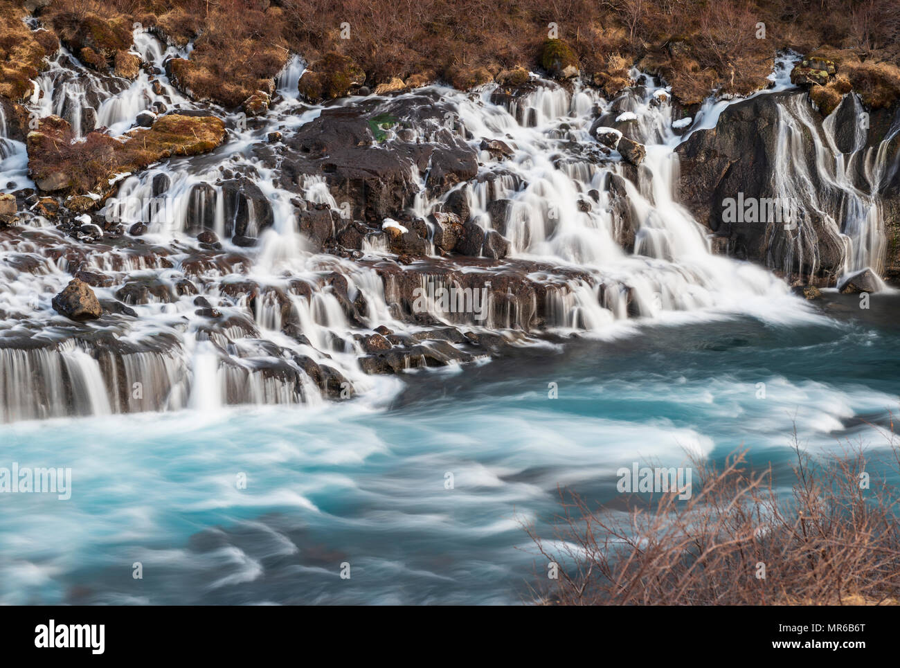 Cascade, rivière Hvítá, chutes de Hraunfossar, Région de l'Ouest, l'Islande Banque D'Images