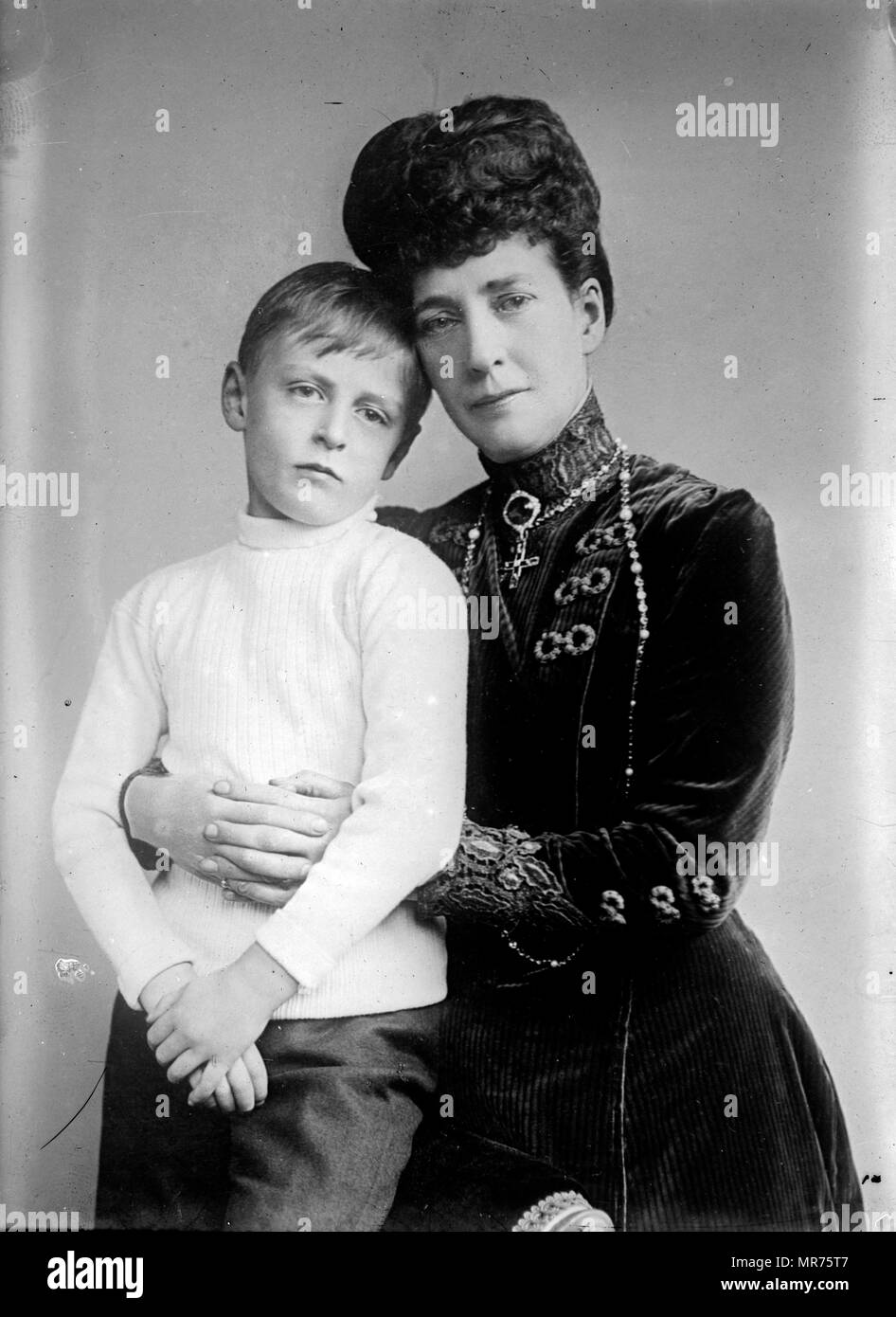 Maud La reine de Norvège avec son fils le Prince Olav. Maud(1869 - 1938) était la reine de Norvège, en tant qu'épouse du roi Haakon VII. Olav V (1903 - 1991) Roi de Norvège de 1957 jusqu'à sa mort. Banque D'Images