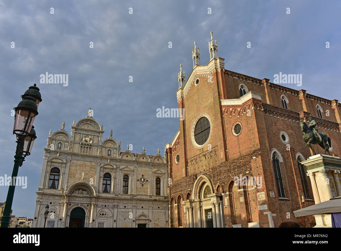 Basilica dei Santi Giovanni e Paolo, Campo Santi Giovanni Paolo, avec la fin de la lumière, Venise, Italie Banque D'Images