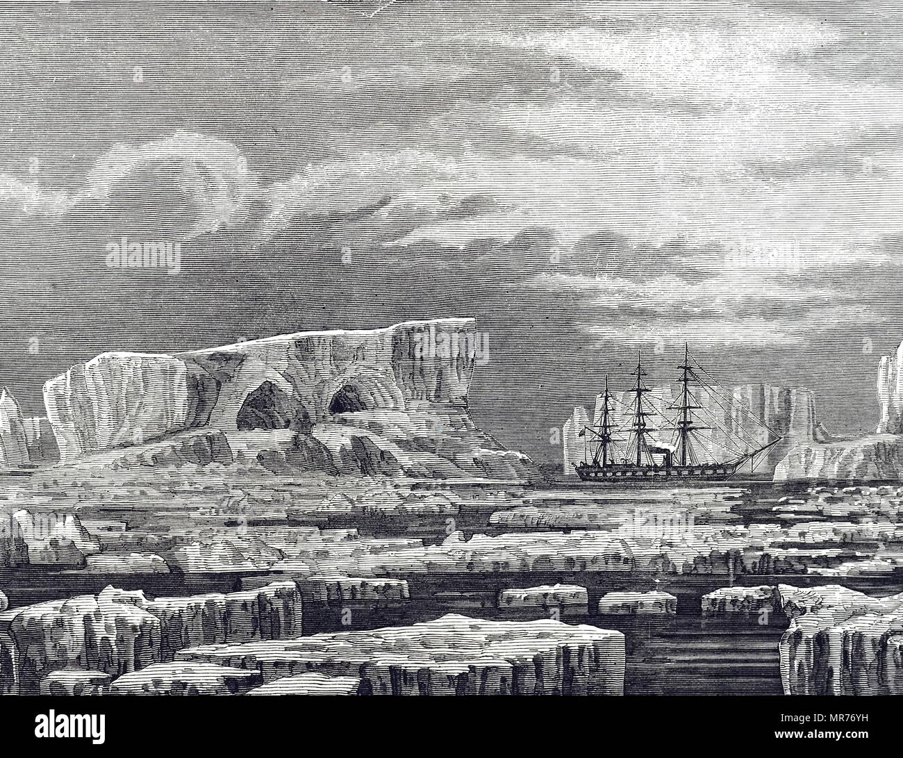 Gravure représentant le HMS Challenger parmi les icebergs dans l'Antarctique. En date du 19e siècle Banque D'Images