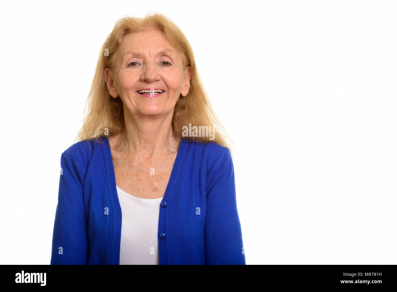 Studio shot of senior woman smiling Banque D'Images