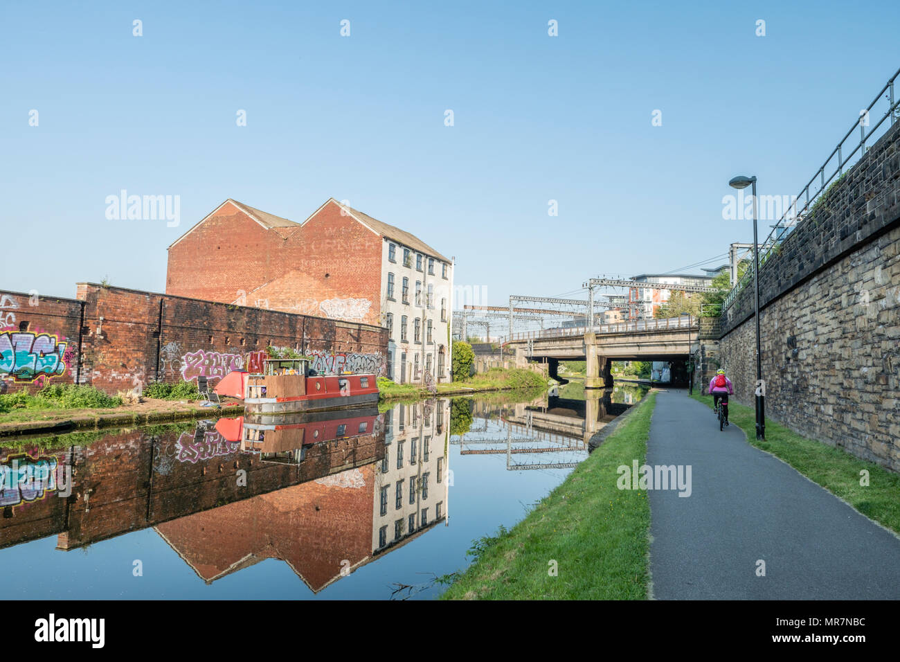 Office de verrou, Leeds Liverpool Canal, West Yorkshire, Royaume-Uni Banque D'Images