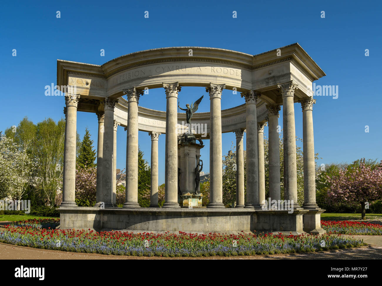 Le Welsh National War Memorial à Alexandra Gardens, Cathays Park à Cardiff civic center. Banque D'Images