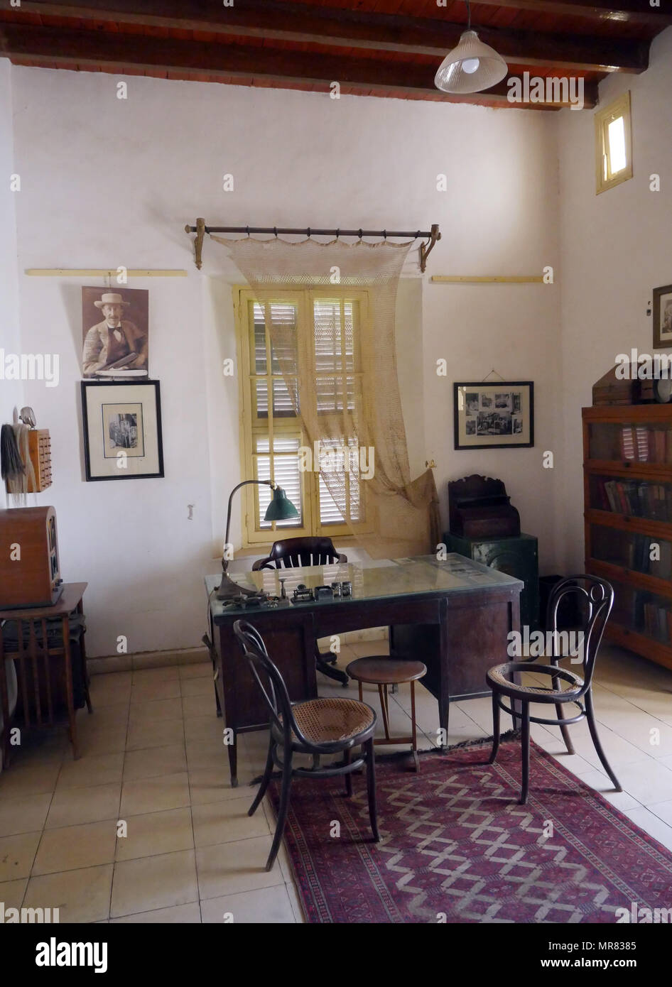 Voiture (dessin) 1983 ; par Edgar (Erhard) Jene (1904 - 1984), peintre franco-allemand, artiste graphique et surréalistes. Banque D'Images