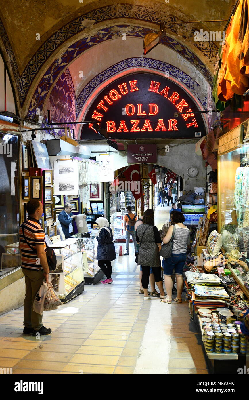 Istanbul, Turquie. Le Grand Bazar (Kapalı Carsı) est un quartier commercial dans le vieux quartier d'Istanbul, Eminönü, dans le district de Beyazıt Banque D'Images