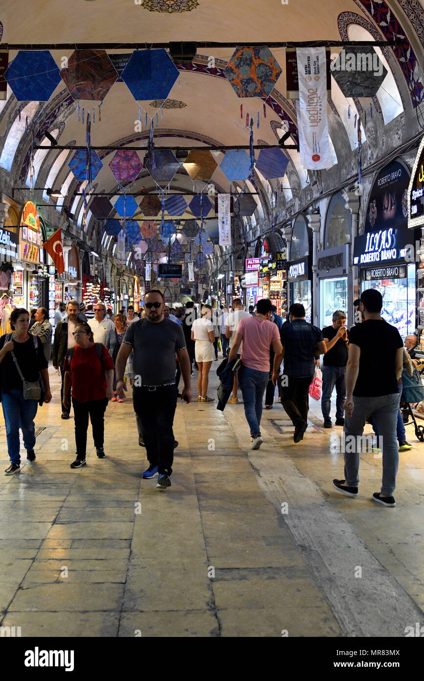 Istanbul, Turquie. Le Grand Bazar (Kapalı Carsı) est un quartier commercial dans le vieux quartier d'Istanbul, Eminönü, dans le district de Beyazıt Banque D'Images