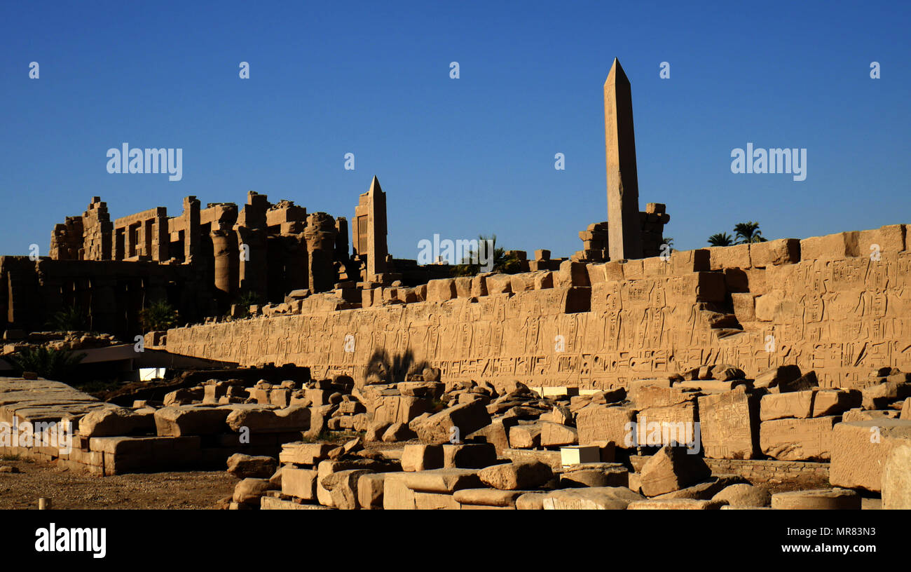 Prise de la Bastille par une foule, le 14 juillet 1789, dans la Révolution française, devenant un symbole important pour le mouvement républicain Français Banque D'Images