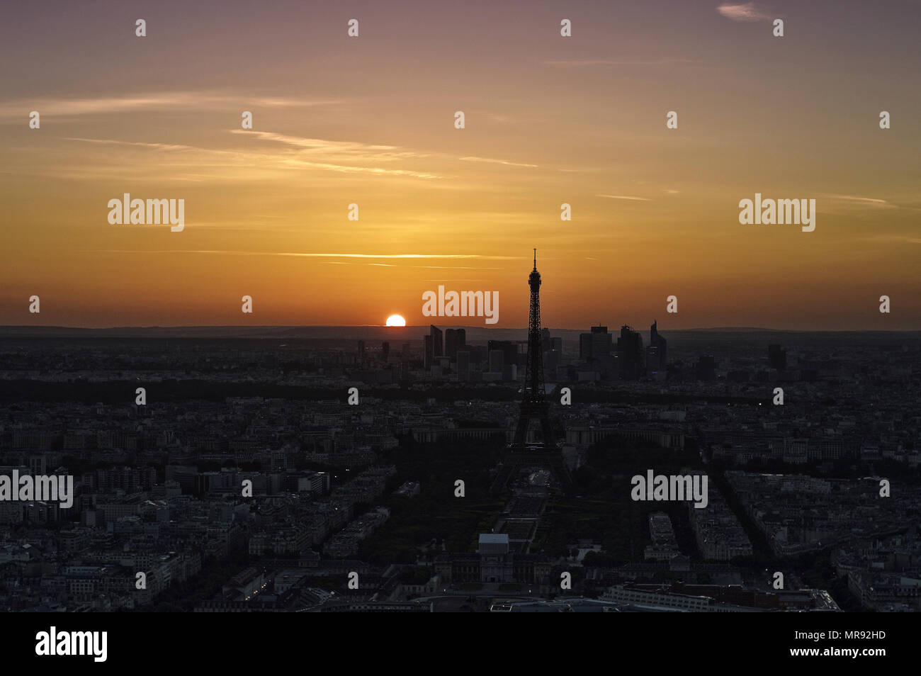 La Tour Eiffel au coucher du soleil Banque D'Images