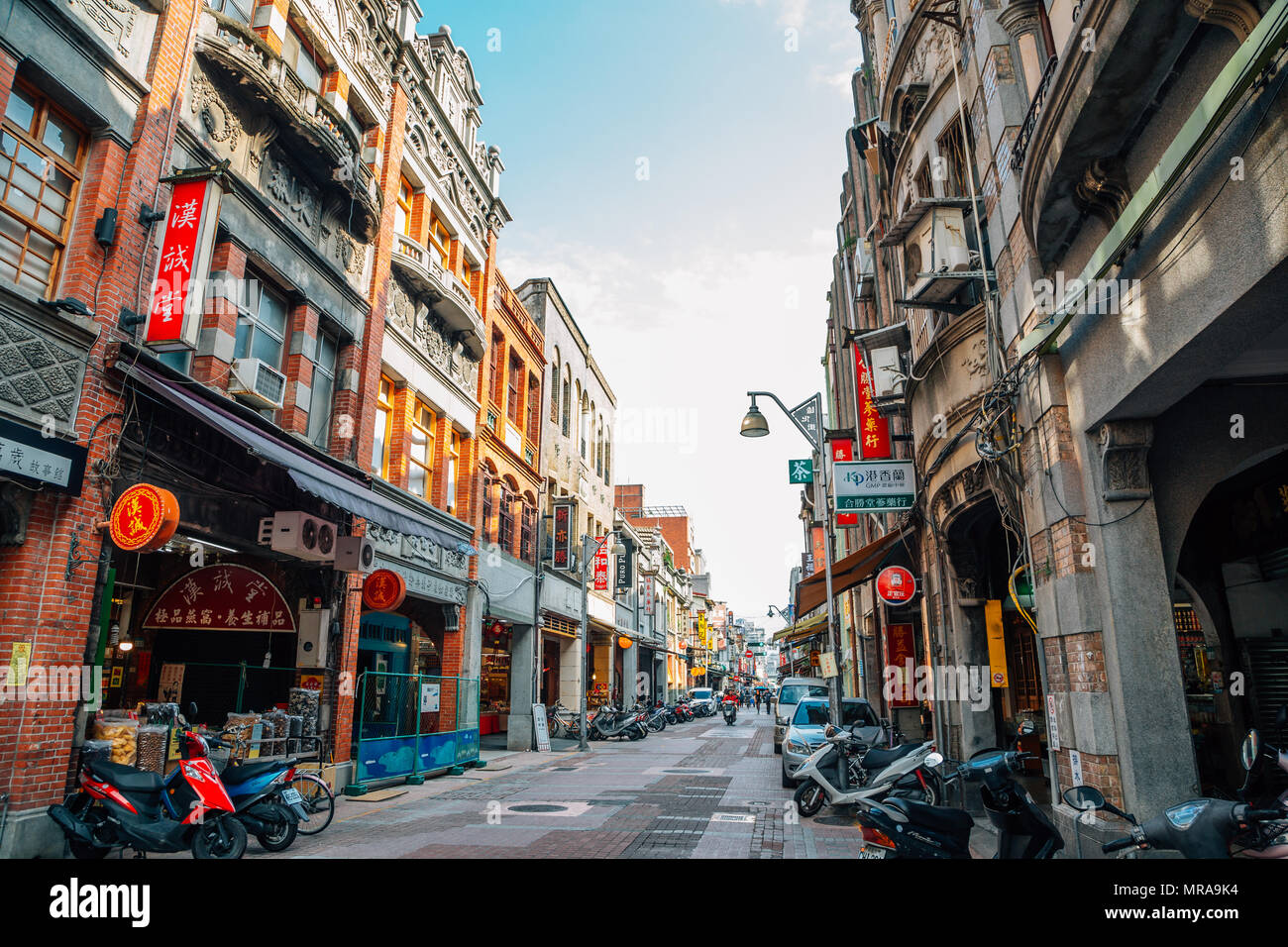 Taipei, Taiwan - le 25 avril 2018 : La rue Dihua, Taiwan vieux quartier traditionnel store Banque D'Images