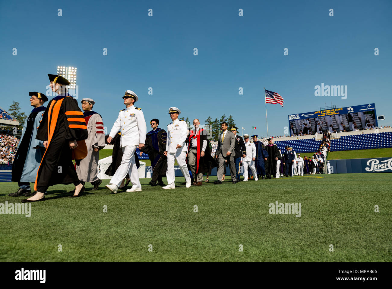 Au Maryland, aux États-Unis. 25 mai, 2018. 25 mai 2018, Annapolis, Maryland - Ouverture à l'United States Naval Academy. Le président des États-Unis, Donald J. Trump, était le conférencier pour la classe de 2018. Crédit : Michael Jordan/ZUMA/Alamy Fil Live News Banque D'Images