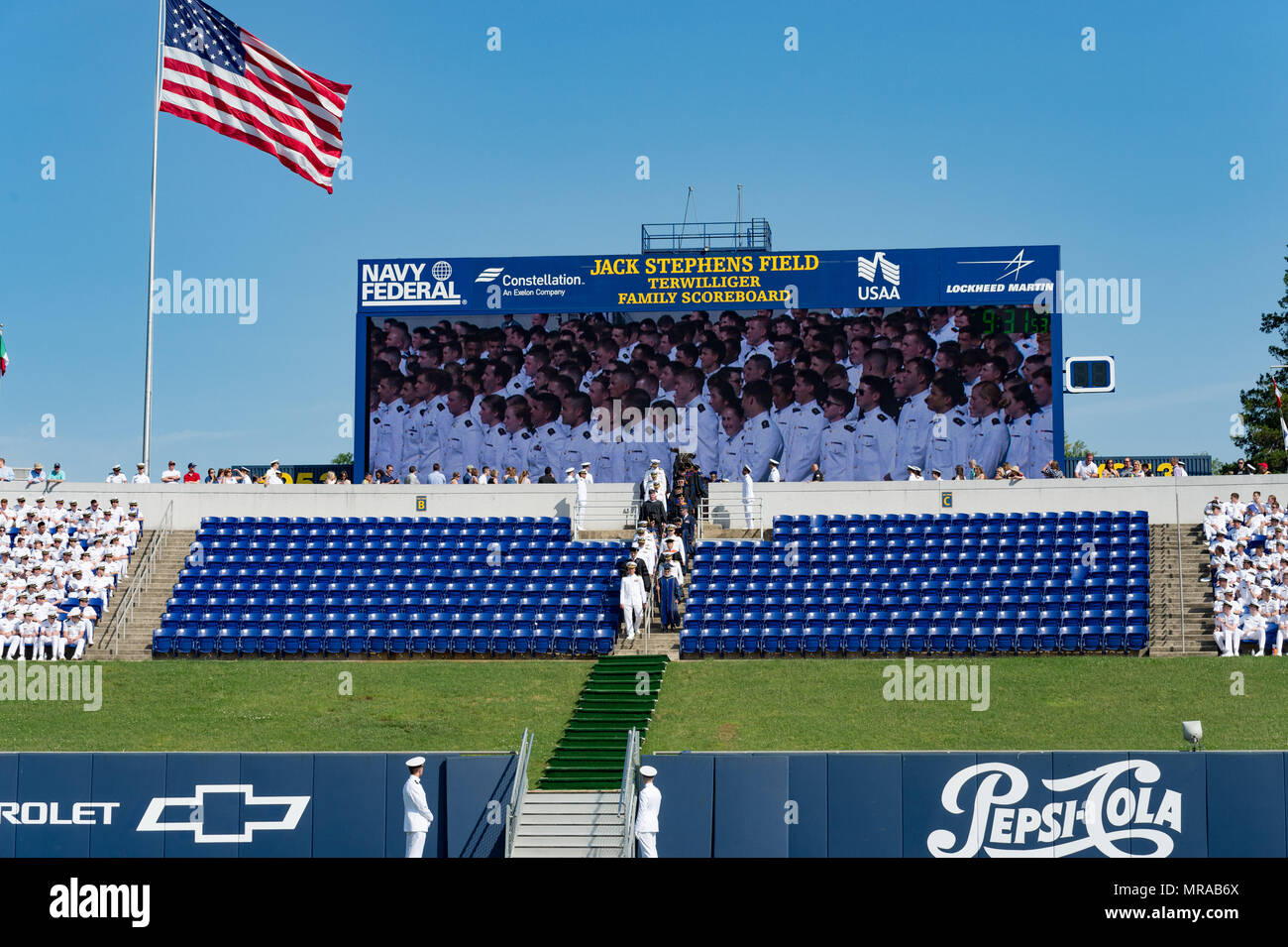 Au Maryland, aux États-Unis. 25 mai, 2018. 25 mai 2018, Annapolis, Maryland - Ouverture à l'United States Naval Academy. Le président des États-Unis, Donald J. Trump, était le conférencier pour la classe de 2018. Crédit : Michael Jordan/ZUMA/Alamy Fil Live News Banque D'Images