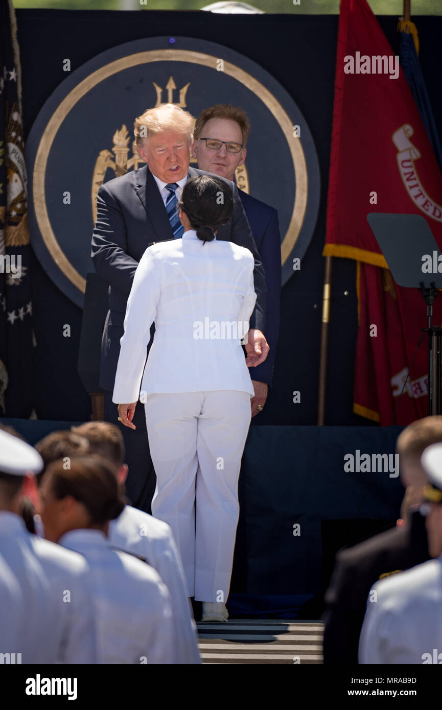 Au Maryland, aux États-Unis. 25 mai, 2018. 25 mai 2018, Annapolis, Maryland - Ouverture à l'United States Naval Academy. Le président des États-Unis, Donald J. Trump, était le conférencier pour la classe de 2018. Crédit : Michael Jordan/ZUMA/Alamy Fil Live News Banque D'Images