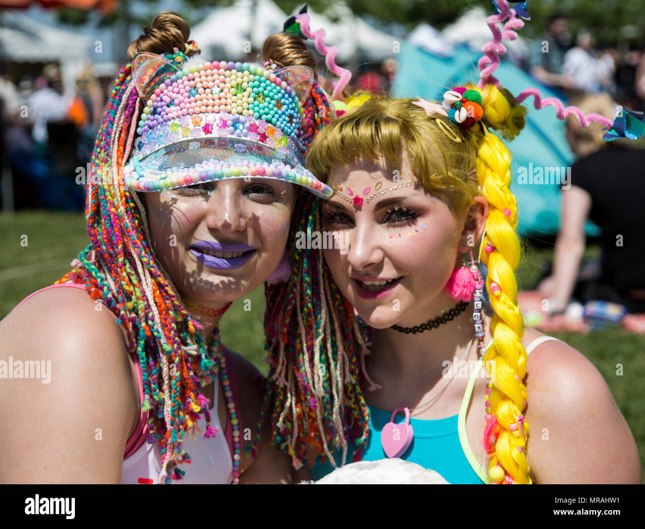 Düsseldorf, Allemagne. 26 mai 2018. Fans de manga et de cosplay de Dortmund. La Journée annuelle du Japon (Japan-Tag) festival célébrant l'amitié germano-japonais a lieu à Düsseldorf. La culture et le mode de vie événement attire des centaines de milliers de visiteurs chaque année. Photo : 51Nord/Alamy Live News Banque D'Images