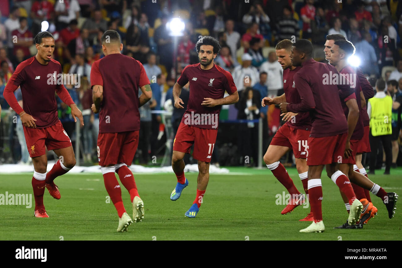 Kiev, Ukraine, le 26 mai 2018, le football, Ligue des Champions, Real Madrid vs FC Liverpool, finale au Complexe sportif national Olimpiyskiy. L'équipe de Liverpool avec Mohamed Salah (C) l'échauffement avant le match. Photo : Ina Fassbender/dpa dpa : Crédit photo alliance/Alamy Live News Crédit : afp photo alliance/Alamy Live News Crédit : afp photo alliance/Alamy Live News Crédit : afp photo alliance/Alamy Live News Banque D'Images