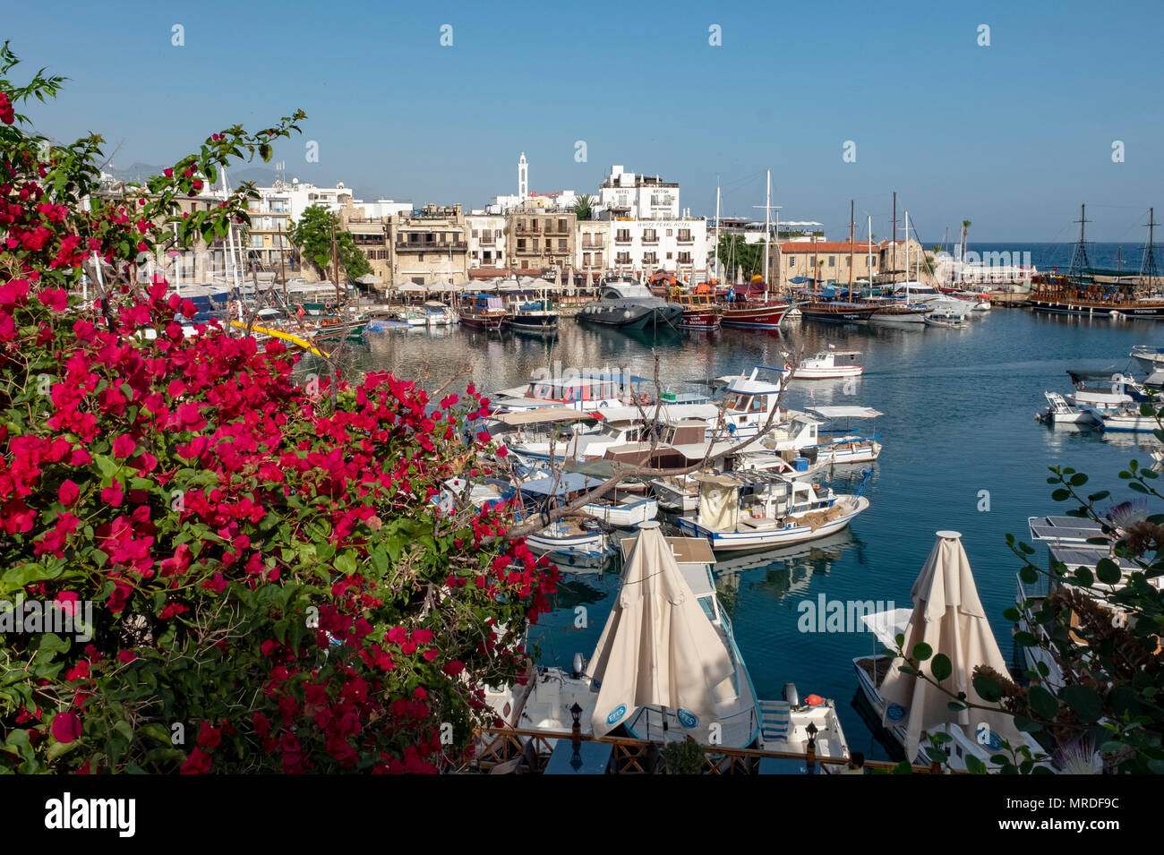 Vue sur le port de Kyrenia (Girne) : turque du nord de Chypre Banque D'Images