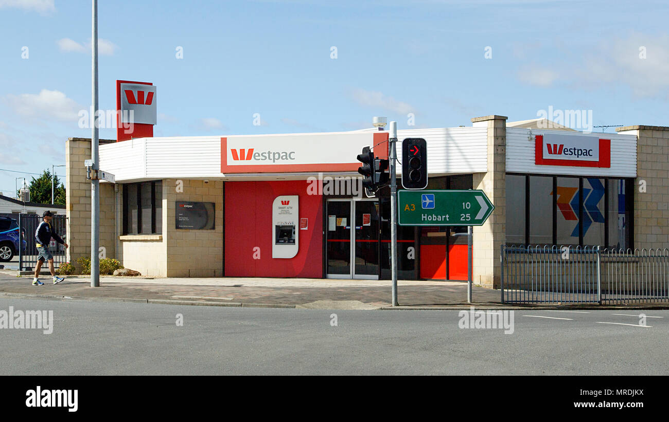 Sorell, Tasmanie, Australie : 27 mars 2018 : Westpac Banking Corporation est plus communément connu sous le nom de Westpac. Petite ville avec un guichet automatique bancaire. Banque D'Images