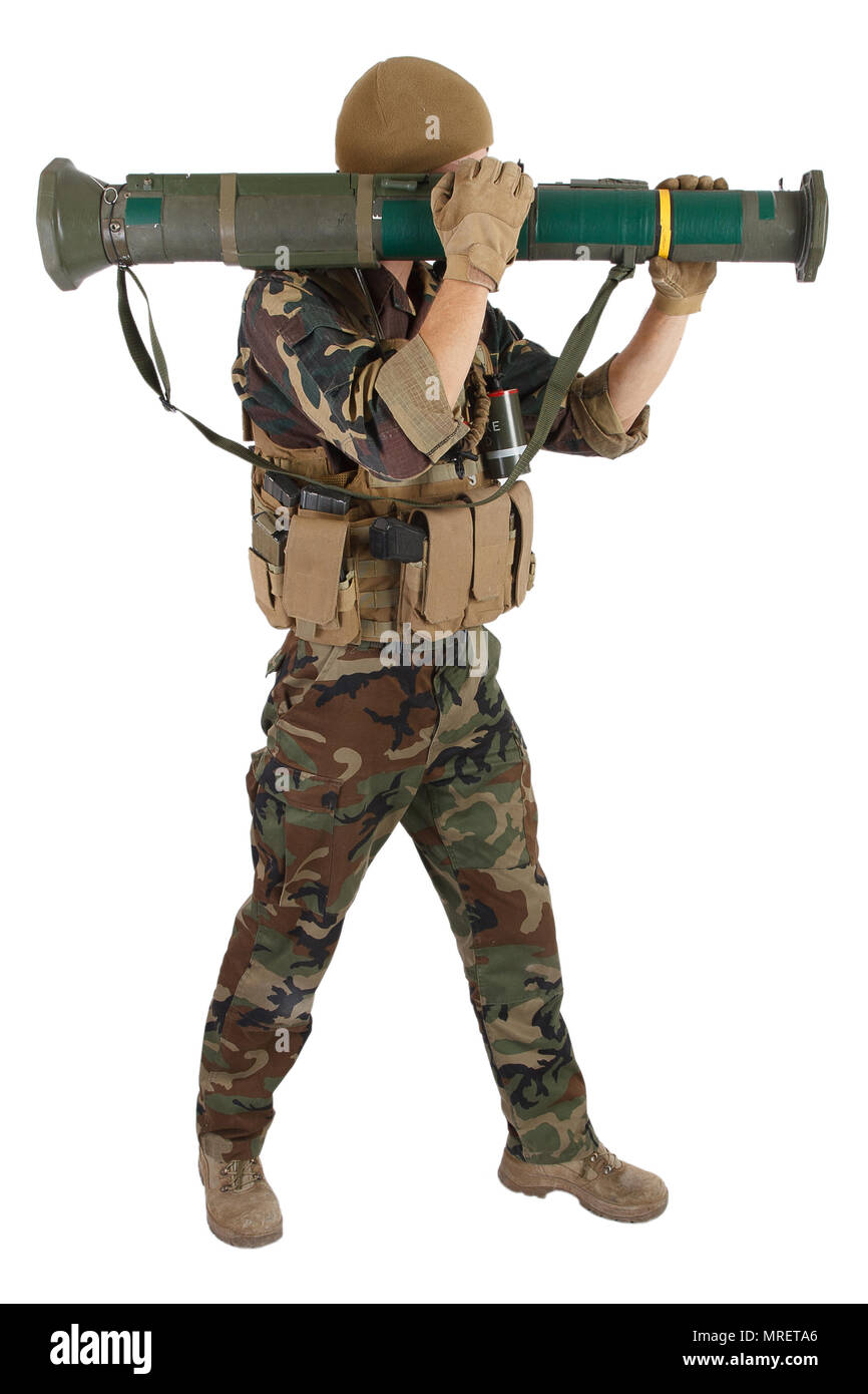 Avec l'opérateur de la Société militaire privée à4 Rocket Launcher isolated on white Banque D'Images