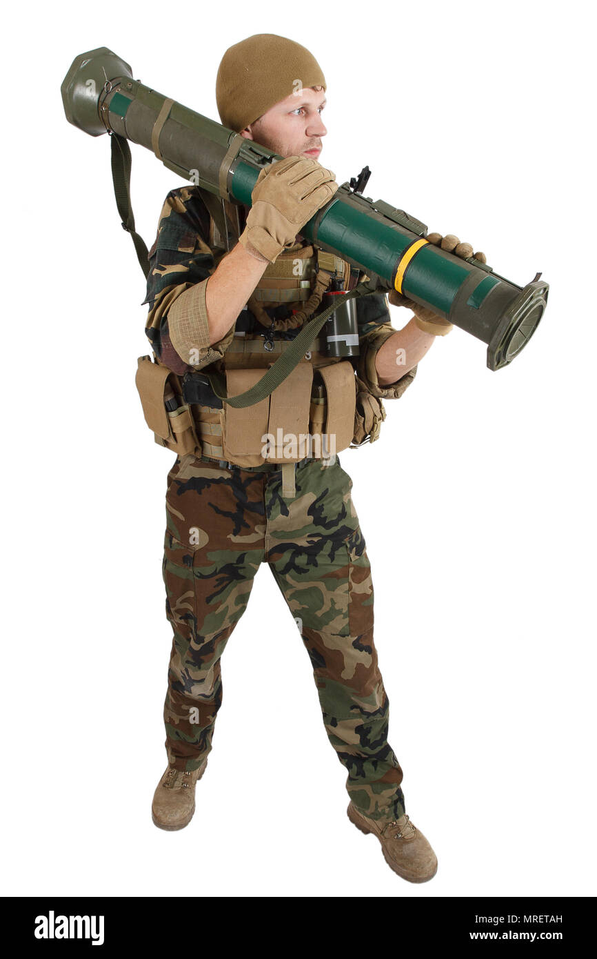 Avec l'opérateur de la Société militaire privée à4 Rocket Launcher isolated on white Banque D'Images