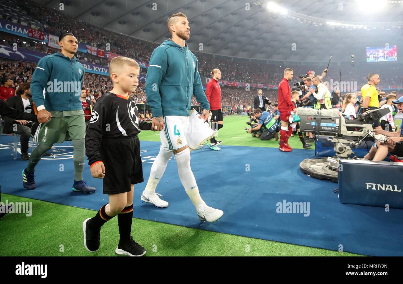Real Madrid's Garcia Sergio Ramos quitte avant la finale de la Ligue des champions au stade Olimpiyskiy NSK, Kiev. ASSOCIATION DE PRESSE Photo. Photo date : Samedi 26 Mai, 2018. Voir l'activité de la Ligue des Champions de football histoire. Crédit photo doit se lire : Nick Potts/PA Wire Banque D'Images