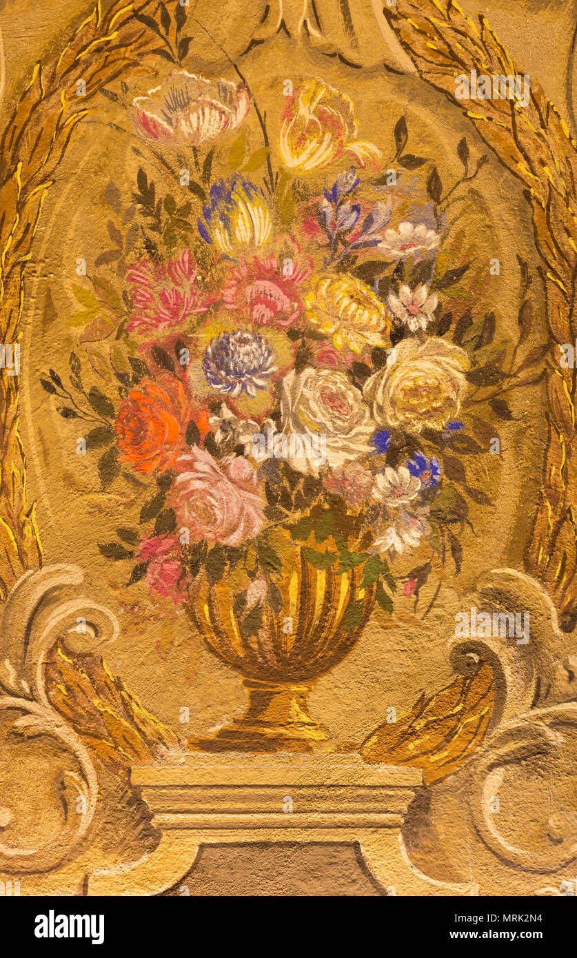 Parme, Italie - 16 avril 2018 : la peinture baroque de bouquet de fleurs à l'église Chiesa di San Benetetto par Antonio Bresciani e Gaetano Ghidetti Banque D'Images