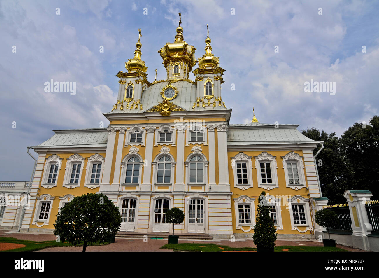 Peterhof Palace : église du Grand Palais - Petergof, Saint Petersburg, Russie Banque D'Images