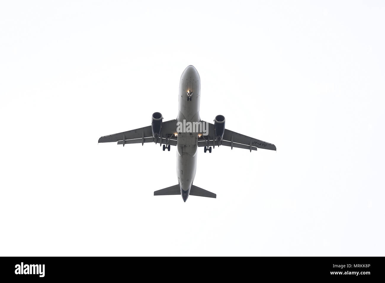 ISTANBUL, TURQUIE - février 04, 2018 : Royal Jordanian Airlines Airbus A320-232 (CN 5128) l'atterrissage à l'aéroport Ataturk d'Istanbul. RJA a 26 une flotte de taille Banque D'Images