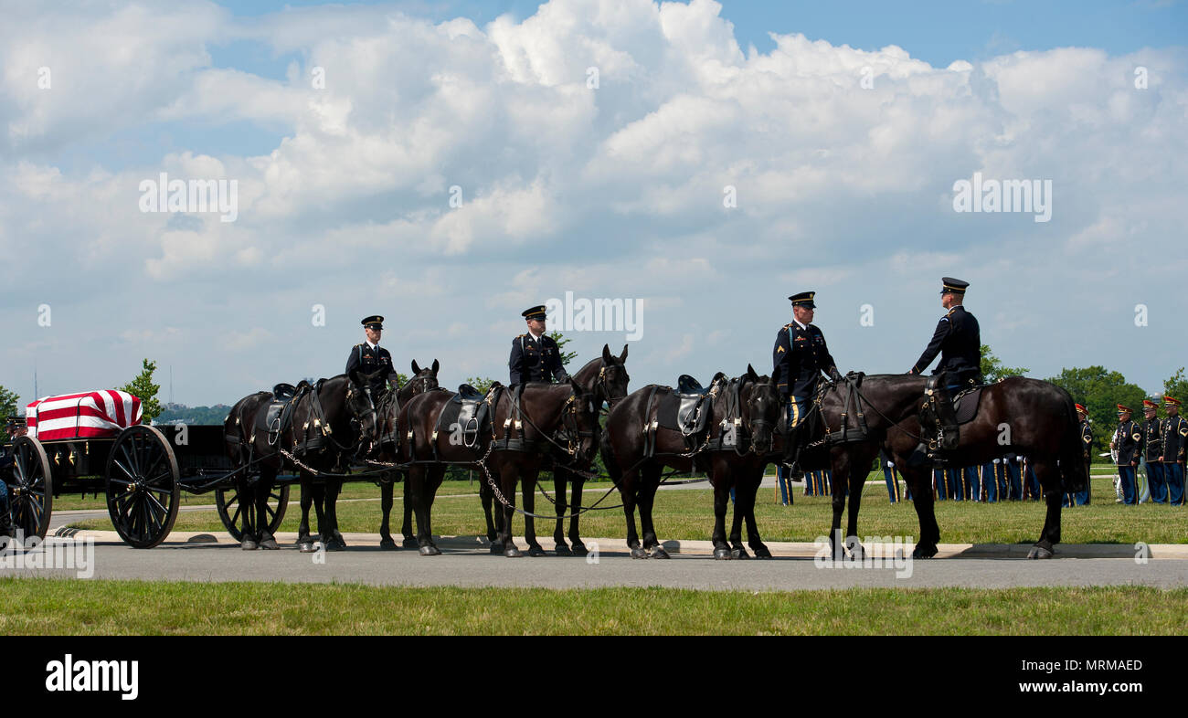 États-unis - le 11 juin : le capitaine George L. Barton de l'armée américaine, 101e Division aéroportée a été enterré aujourd'hui au cimetière national d'Arlington Arlington vierge Banque D'Images
