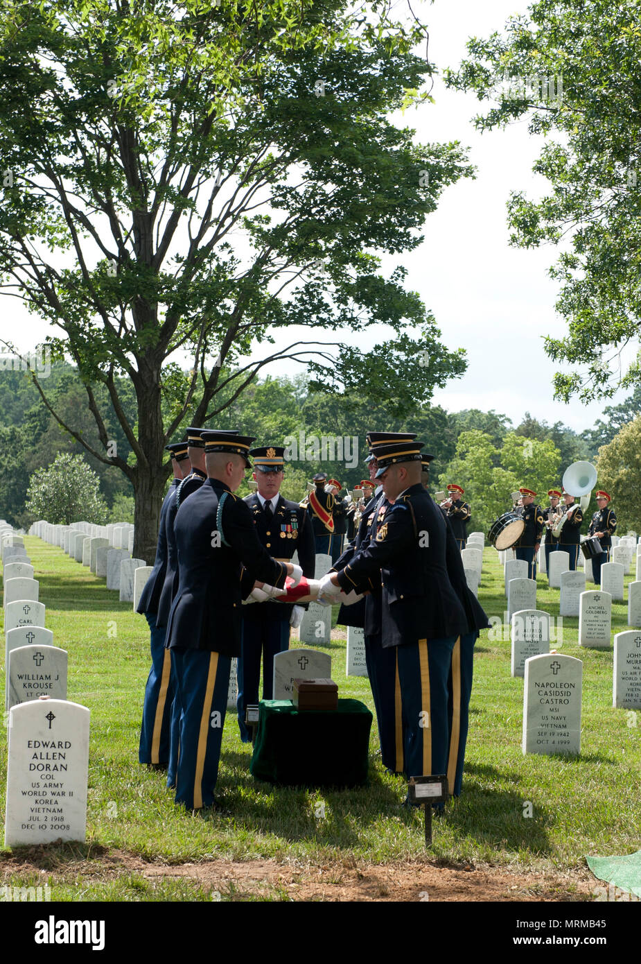 États-unis - le 11 juin : le capitaine George L. Barton de l'armée américaine, 101e Division aéroportée a été enterré aujourd'hui au cimetière national d'Arlington Arlington vierge Banque D'Images
