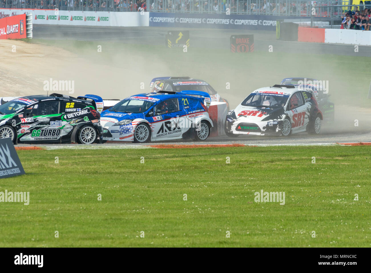 Silverstone 26 Mai 2018 : départ à la banque gris avec de la pluie suivie d'après-midi ensoleillé. Visiteurs regardé une collection des plus grands pilotes ( Mattias Ekstrom, Petter Solberg Sébastien Loeb) derrière le volant alors qu'ils s'est accélérée de 0-60mph en deux secondes, plus vite qu'une voiture de Formule 1 lors de l'événement tenu plus de débuts Speedmachine peut le week-end de printemps. ©Clifford Norton Alamy Live News. Banque D'Images