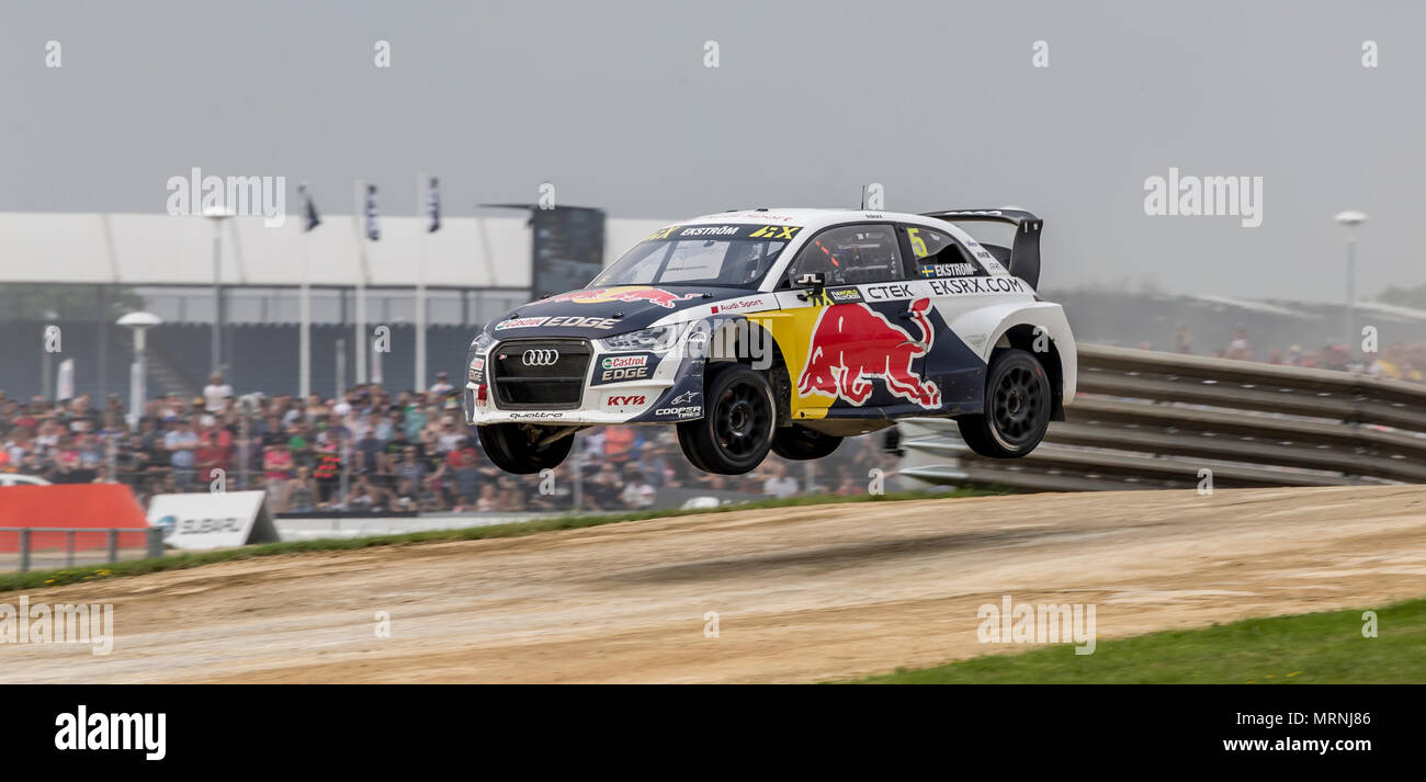 Circuit de Silverstone, Towcester, UK. 27 mai, 2018. Pneus Cooper World RX de Grande-Bretagne, le Festival ; Mattias Ekstrom SpeedMachine (SWE) dans l'Audi S1 Quattro EKS RX pour l'équipe Audi Sport EKS prend de l'air sur le saut au cours de la demi-finale du Championnat du Monde : Action Crédit Plus Sport/Alamy Live News Banque D'Images