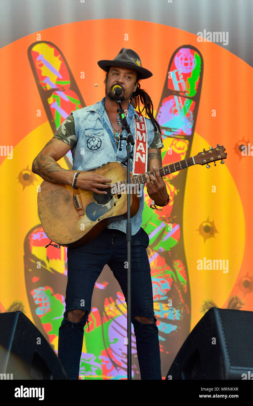 Napa, Californie, le 26 mai 2018, Michael Franti sur le bourrage à l'étape des caves 2018 BottleRock Festival à Napa en Californie, Crédit : Ken Howard/Alamy Live News Banque D'Images